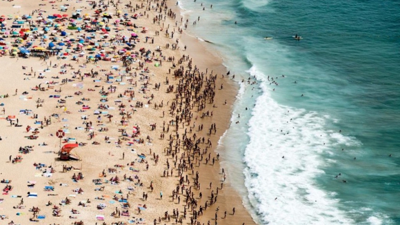 Onda de calor vai colocar dez distritos em aviso amarelo