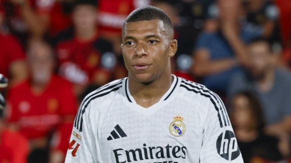 Real Madrid escorrega na estreia no campeonato com Mbappé no onze