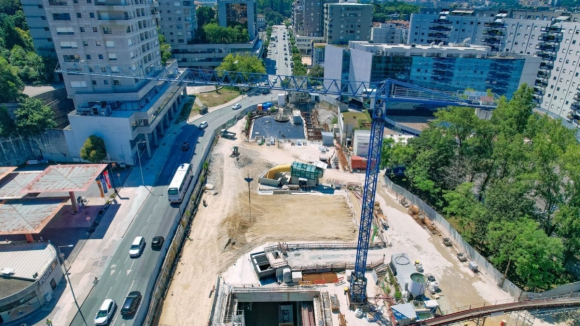 Obra da Metro do Porto na Galiza d&aacute; mais um passo e mexe com o tr&acirc;nsito at&eacute; ao final do ano