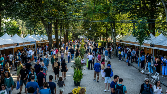 Feira do Livro do Porto abre esta sexta-feira com 130 "stands" e centenas de atividades