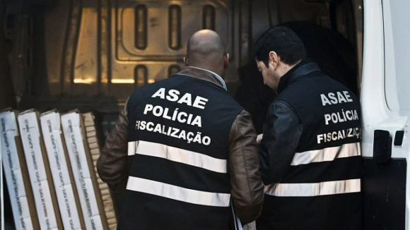 ASAE apreende 1.600 litros de azeite na Feira por suspeita de adultera&ccedil;&atilde;o