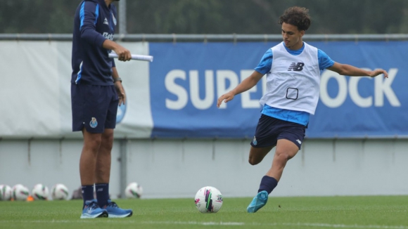 FC Porto B: Manhã de trabalho no miniestádio