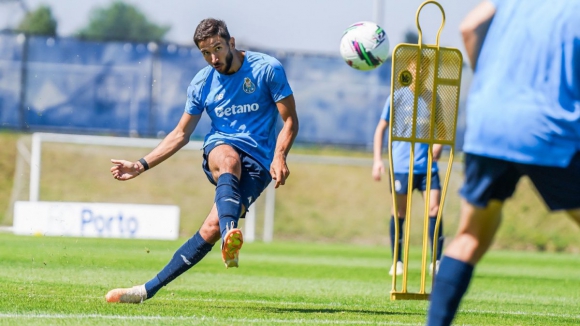 FC Porto: Grujic chamado à seleção sérvia