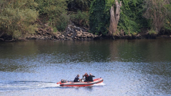 Retomadas buscas no Douro por militar desaparecido após queda de helicóptero