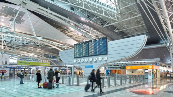 Greve nos aeroportos pode levar a cancelamentos de voos este fim-de-semana