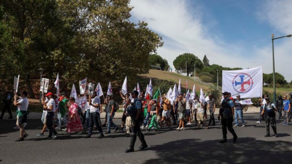 "Grande marcha pela remigração" juntou cerca de 30 nacionalistas