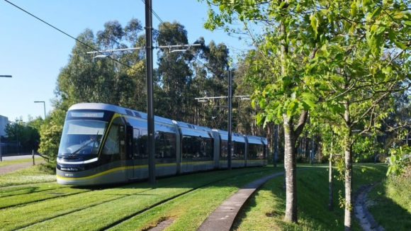 Metro do Porto lança concurso para aquisição de novos veículos por 72,6 milhões de euros