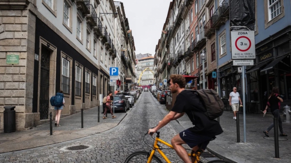 Câmara do Porto vai pedonalizar rua na Ribeira