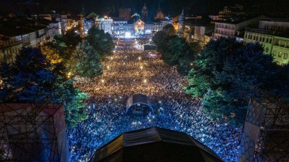 Reforço de comboios e tarifas especiais para a Noite Branca de Braga