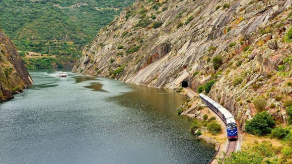 Comboios retomados na linha do Vouga e suspensos na linha do Douro