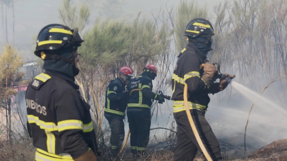 230 bombeiros espanhóis chegam esta madrugada a Portugal