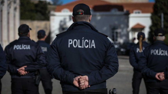 Detido suspeito de roubos violentos a postos de combustíveis no Grande Porto