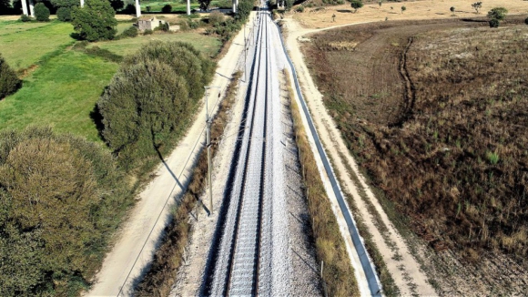 Primeiro troço da Linha da Beira Alta reabre em novembro