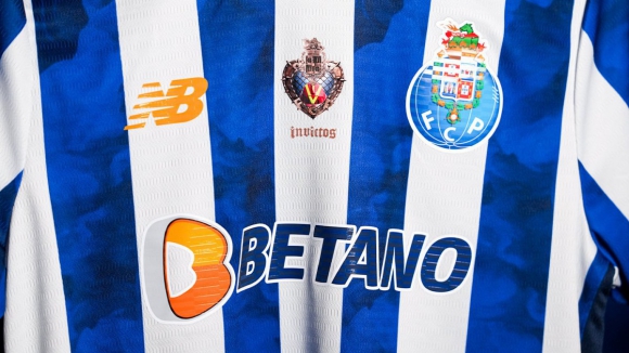 FC Porto vai usar camisola especial de homenagem aos Bombeiros frente ao Arouca