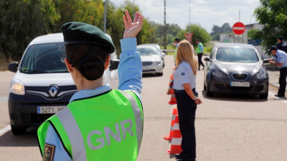 GNR começa esta segunda-feira a fiscalizar veículos pesados de transporte de passageiros