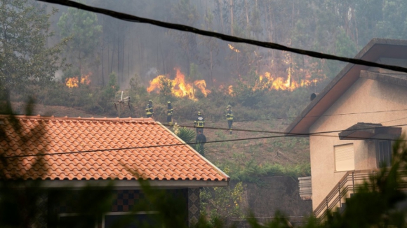 Detido jovem de 25 anos que ateou fogo em Gondomar