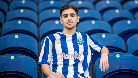 FC Porto (Sub-17): Rayan Demirci assina contrato profissional