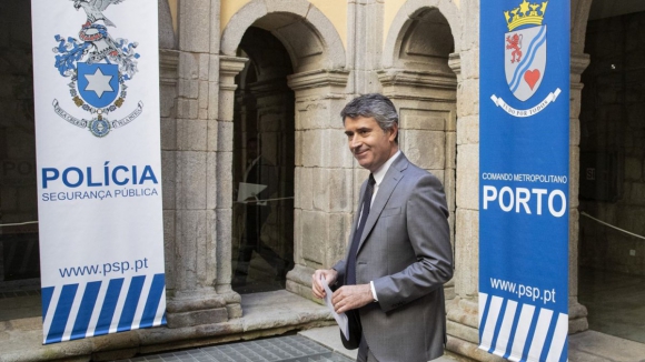 Porto continua a ser “um concelho seguro”, sublinha ex-ministro José Luís Carneiro