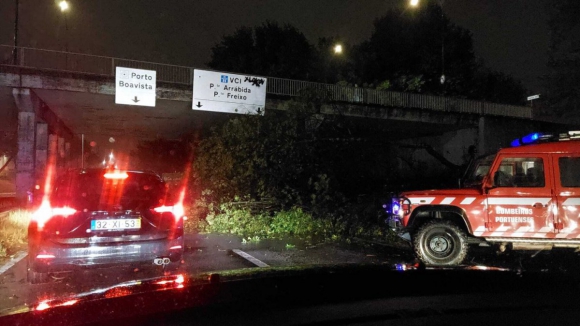 Tempestade Kirk deixou mais de 500 ocorrências entre as 18h00 e as 7h00 no Norte do país