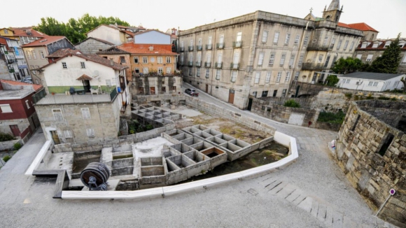 Cidadãos de Guimarães reúnem-se sábado para debaterem zona classificada de Couros