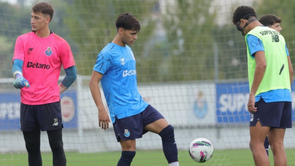 FC Porto B: Cinco internacionais de volta ao miniestádio em dia de treino com jogo