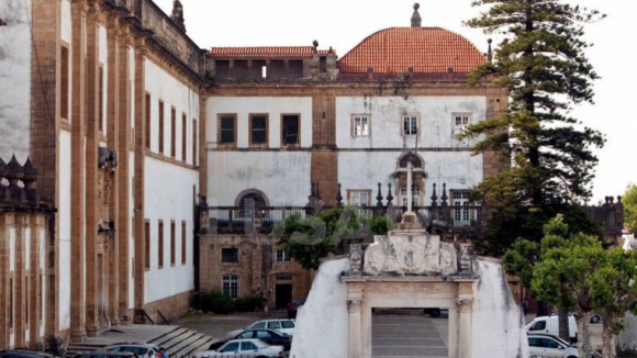 Jardim do Mosteiro de Santa Clara-a-Nova em Coimbra vai passar para o munic&iacute;pio