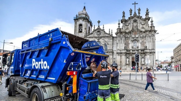 AMP alerta que consumidores estão a pagar duas vezes pelo tratamento do lixo