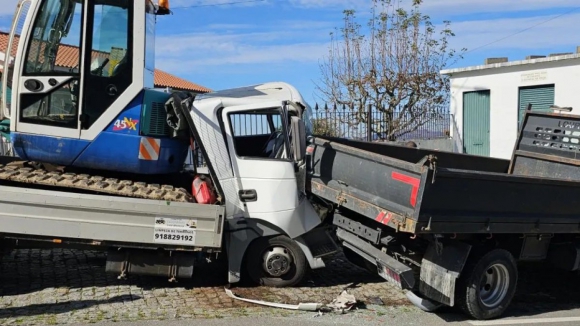 Condutor de veículo de mercadorias morre em acidente em Castelo de Paiva