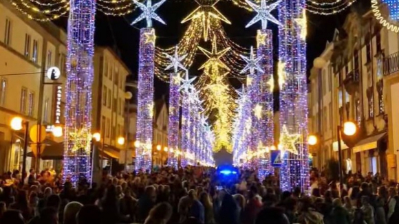 Luzes de Natal já brilham em Viana do Castelo