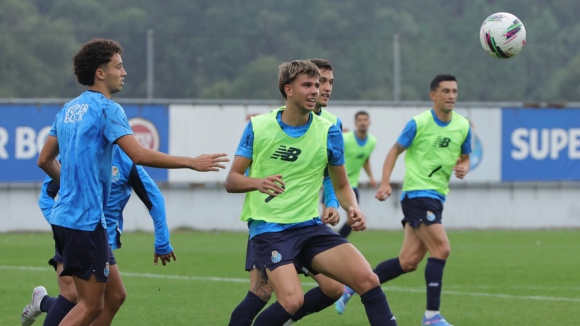 FC Porto B: Quatro internacionais de regresso em mais um dia de trabalho