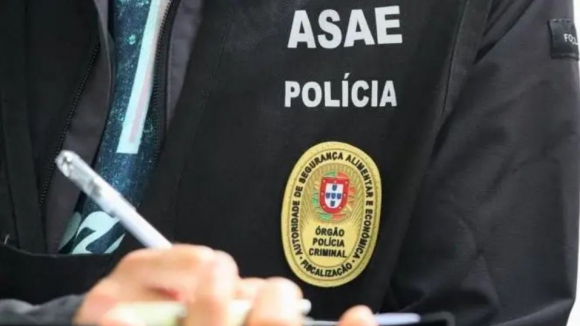 ASAE apreende 43 toneladas de aditivos enológicos à base de açúcar em Gaia e Penafiel