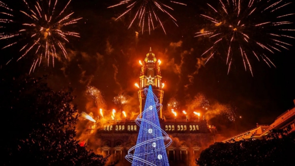 Multidão encheu a Avenida dos Aliados para ver as luzes de Natal