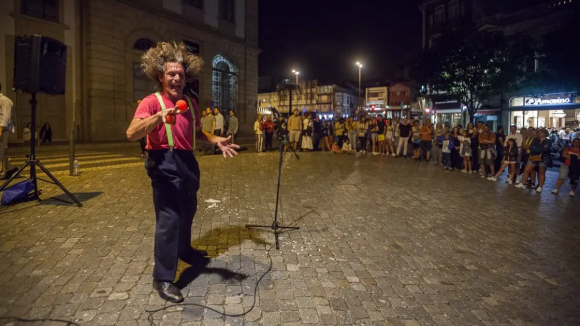 Regulamento de animadores de rua do Porto entra em vigor a 12 de dezembro