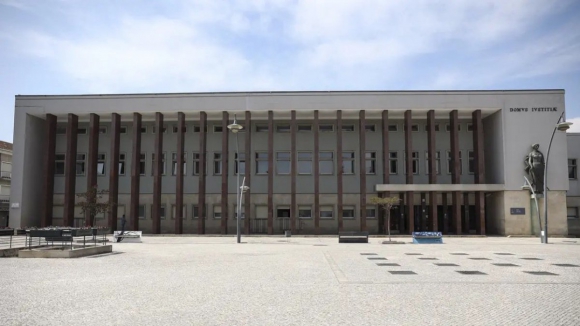 Ministério Público recorre de acórdão que absolveu educadora de maus-tratos em Aveiro