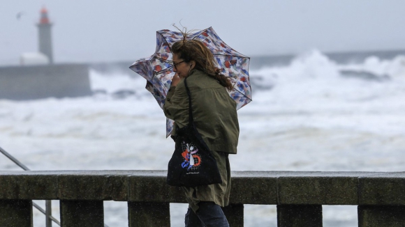 Seis distritos do Norte sob aviso amarelo quarta e quinta-feira devido à chuva