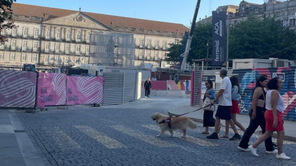 Obras da Linha Rosa aliviam Avenida dos Aliados antes das festividades