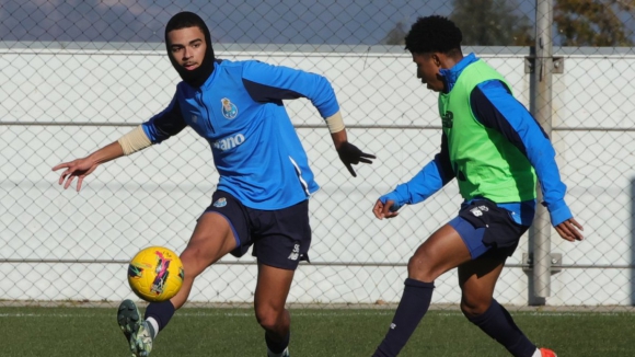 FC Porto B: Manhã de trabalho no miniestádio