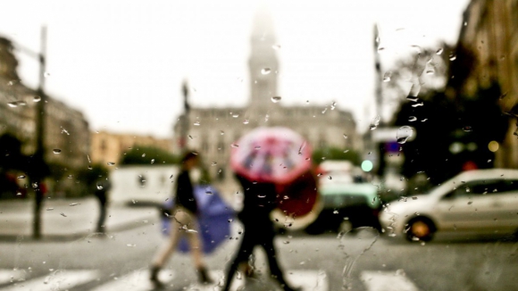 Chuva coloca Porto e todo o país sob aviso amarelo esta quarta-feira