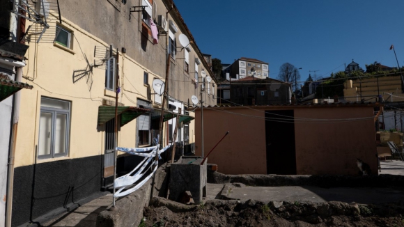 Casas do bairro dos Moinhos ocupadas após aquisição da Câmara do Porto