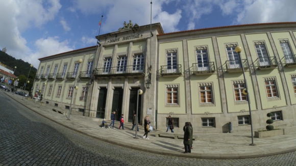 Explicador acusado de abusar menores julgado à porta fechada em Viana do Castelo