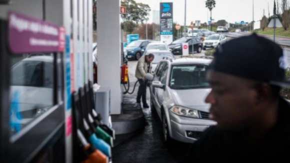 Gasóleo e gasolina em direções opostas nos últimos dias do ano. Confira as previsões