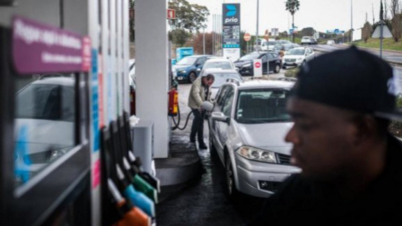 Gasóleo e gasolina em direções opostas na próxima semana. Confira as previsões