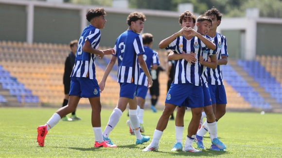 FC Porto (Sub-15): Liderança segura em jogo decidido nos descontos