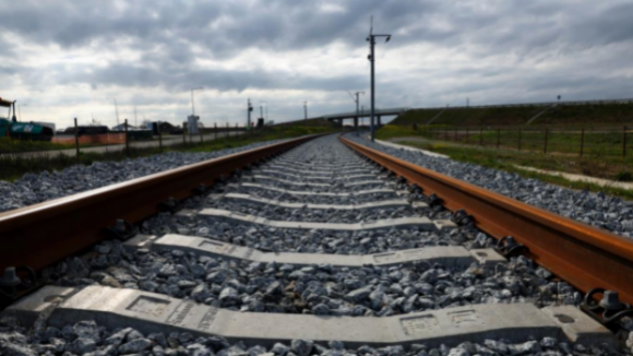 Retomada circulação ferroviária na Linha do Norte após atropelamento mortal em Ovar