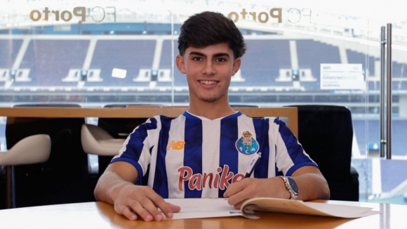 FC Porto (Sub-17): Salvador Ribeiro assina contrato profissional