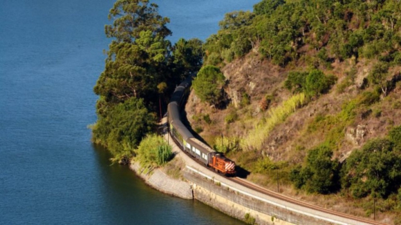 Circulação de comboio suspensa entre Tua e Pocinho na Linha do Douro