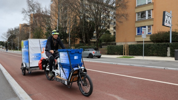 No Porto, há quem faça entregas em bicicleta para fugir ao trânsito