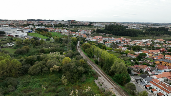 PS vai propor ao Governo apeadeiro em Rio Tinto que sirva Linha de Leix&otilde;es