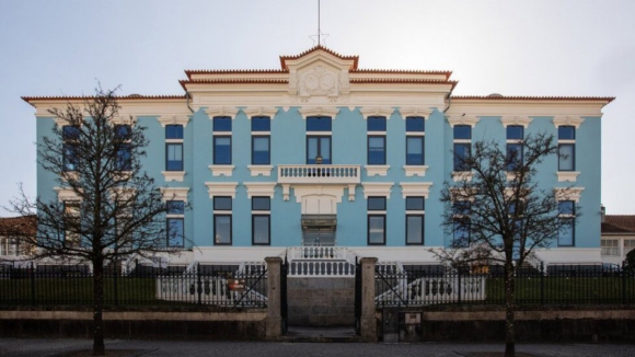 Presidente da C&acirc;mara de Santo Tirso entrega carta &agrave; ministra contra mudan&ccedil;as no hospital