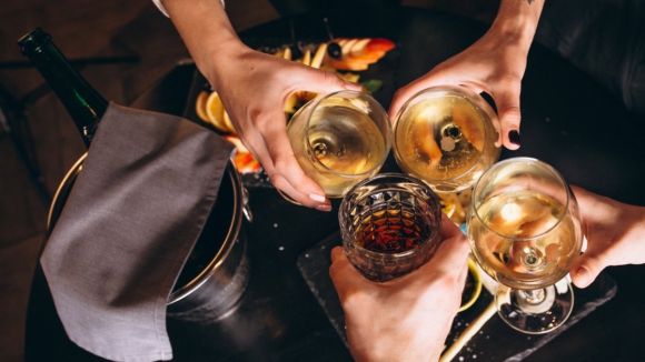 Jovens portugueses come&ccedil;am a beber mais cedo e com mais situa&ccedil;&otilde;es de embriaguez severa